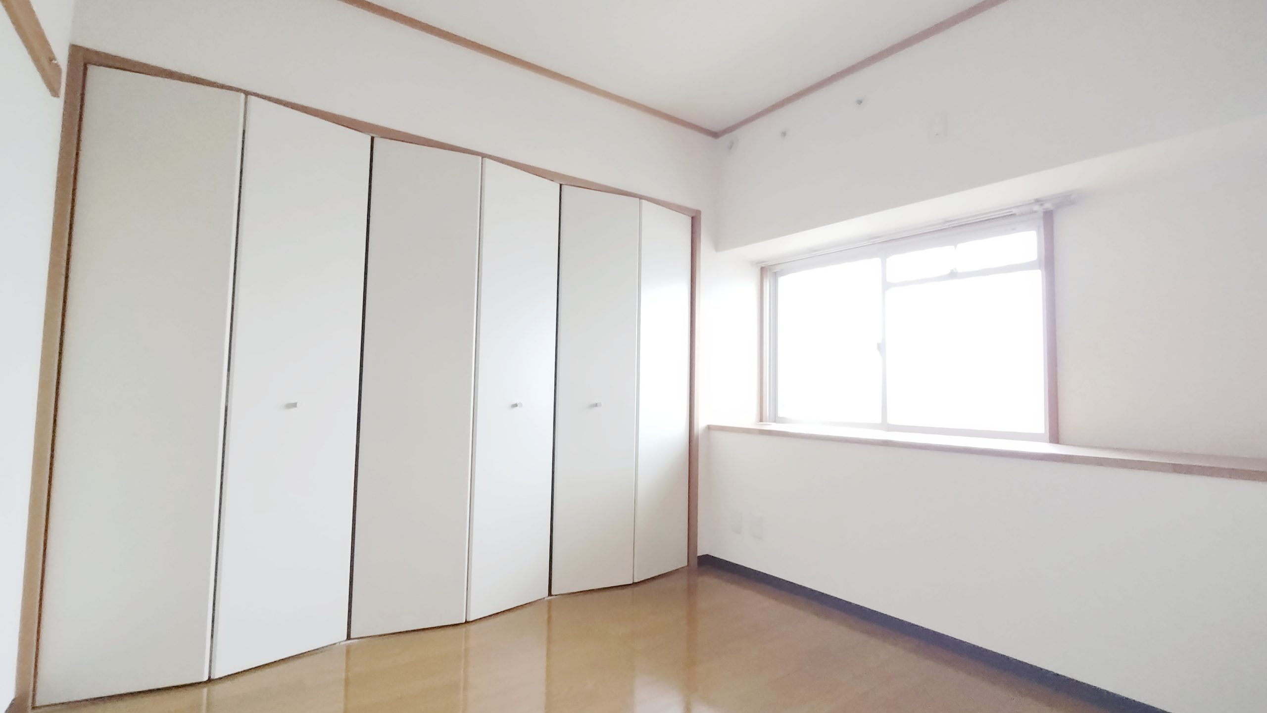 大きなクローゼットで収納力抜群です