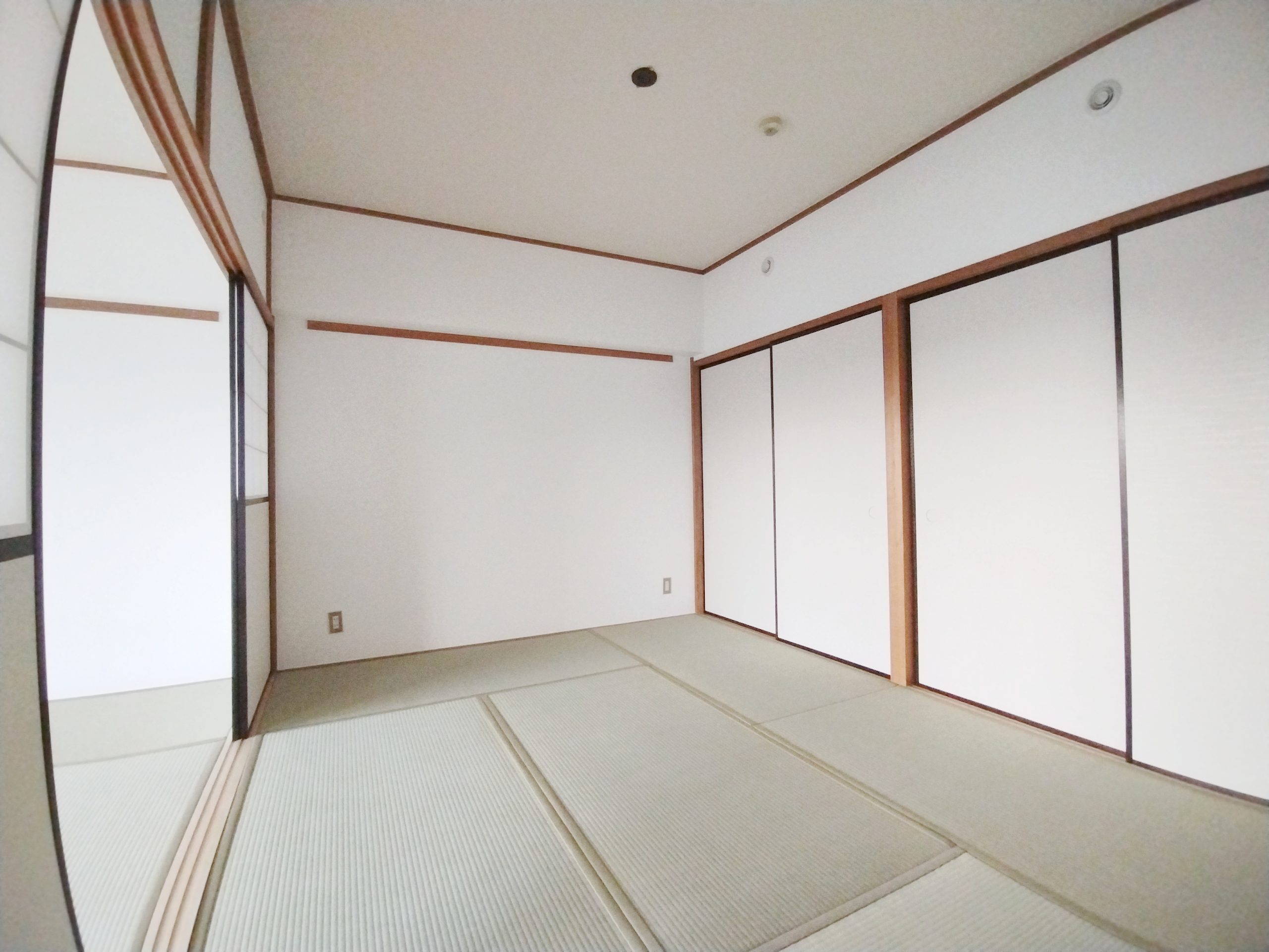 続き和室は夏は涼しく冬は暖かく過ごせます