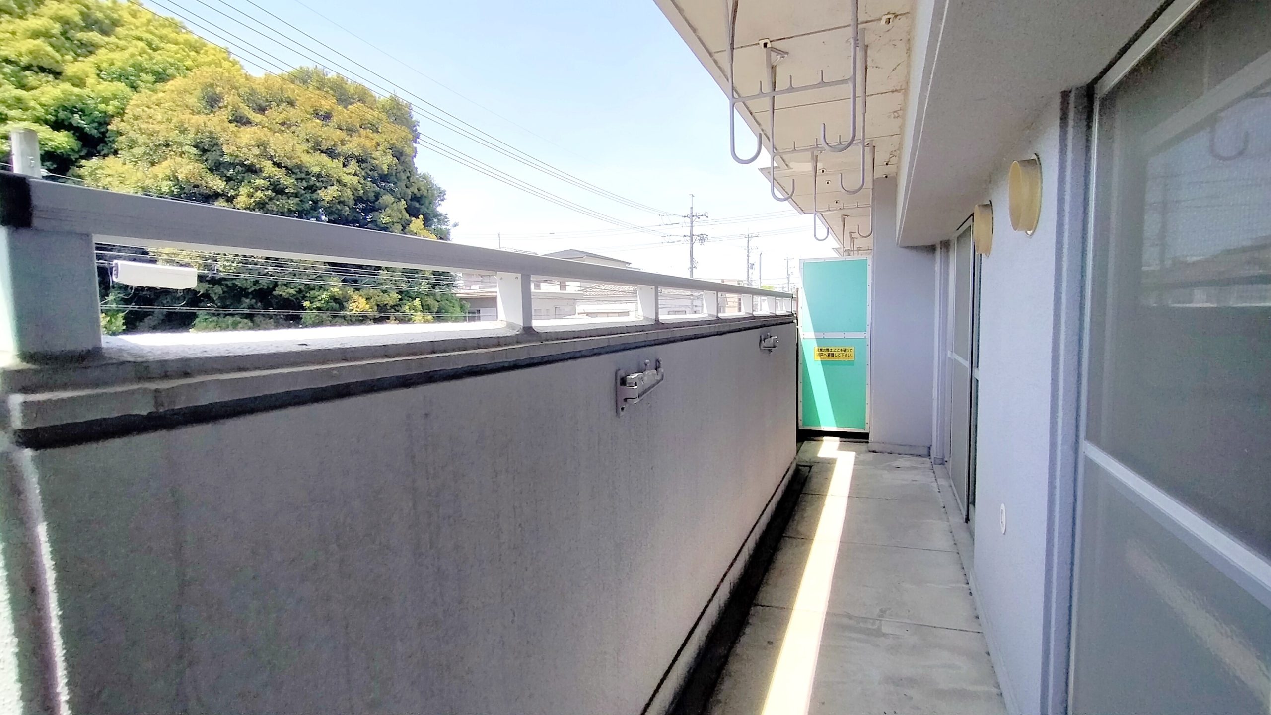 2面開口のためバルコニーは広々しています