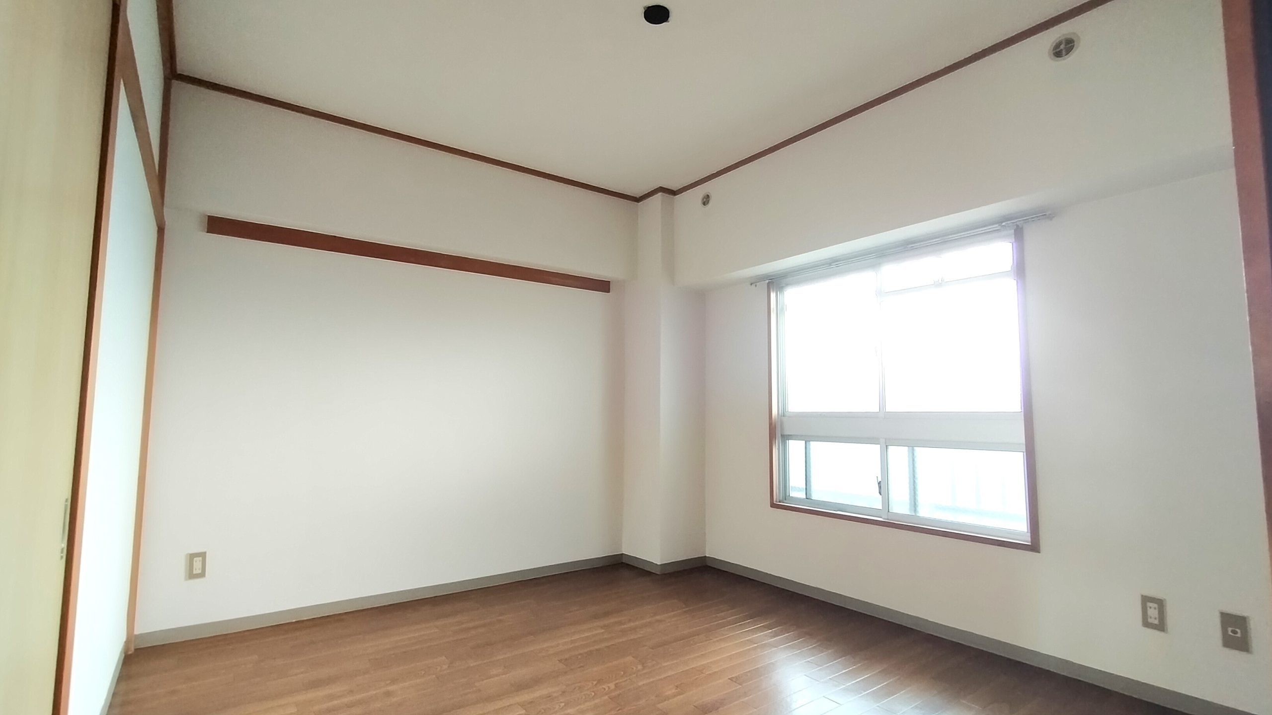 大きな開口があり北側でも明るく過ごせます