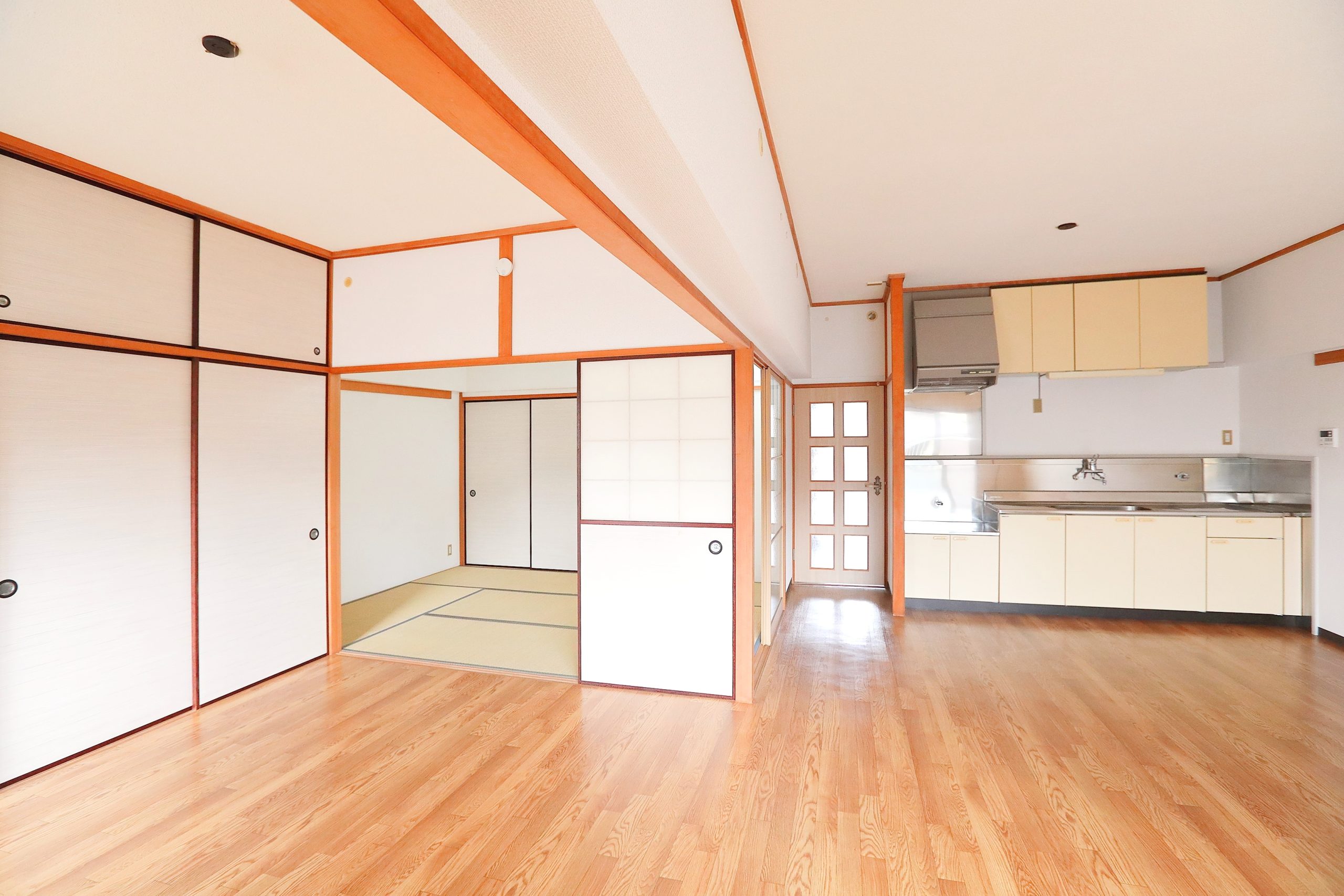 続き和室でゆったりとした時間を過ごせます(102・202号室)