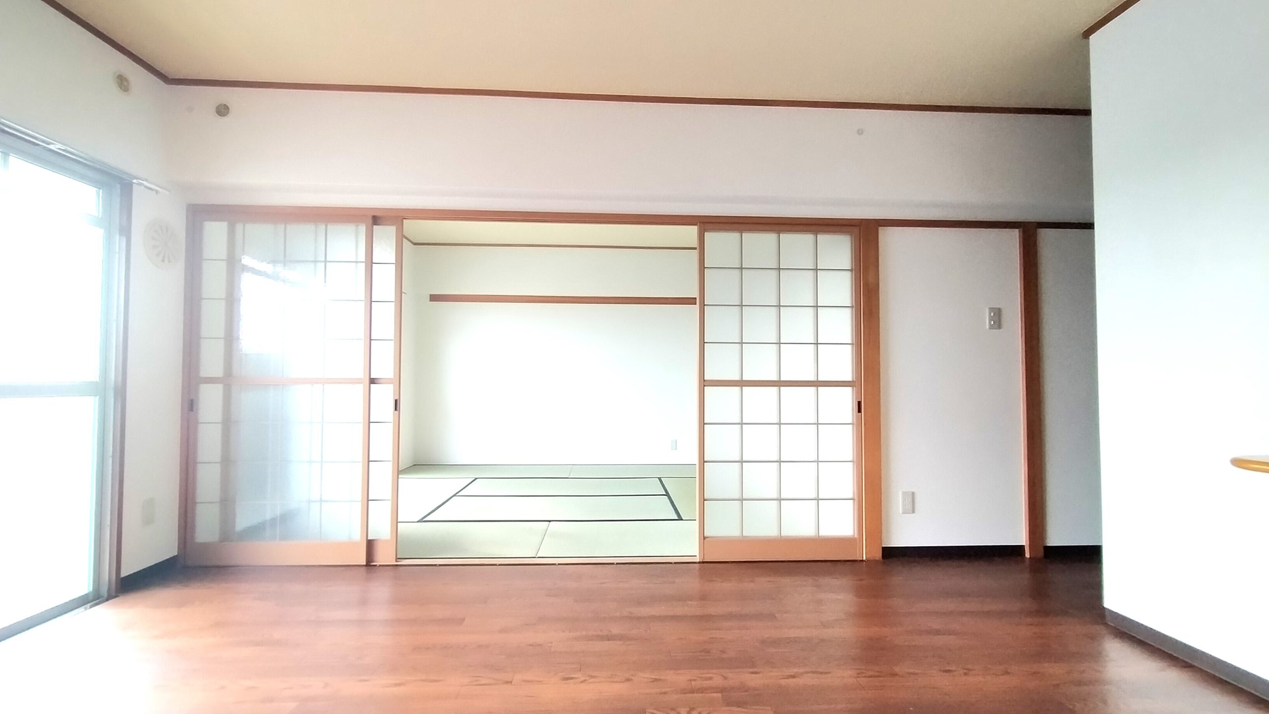 南面開口で日中とても明るく過ごせます