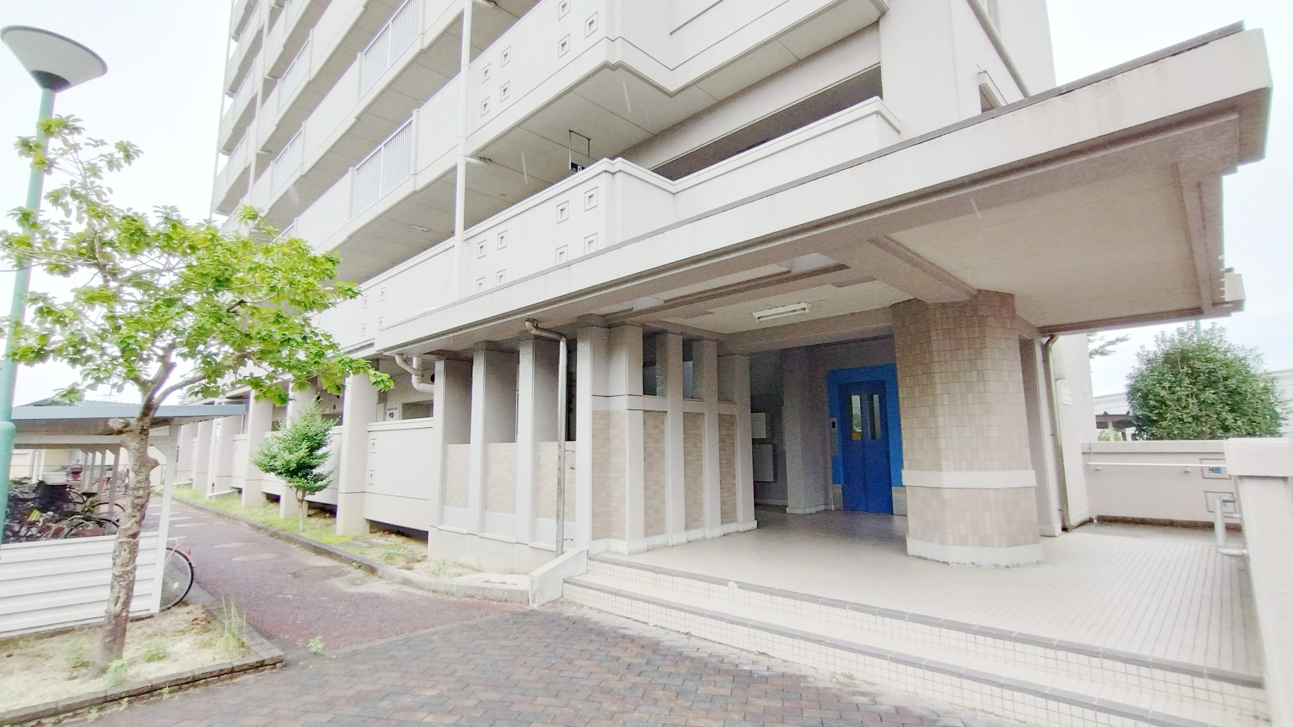 A棟エントランス