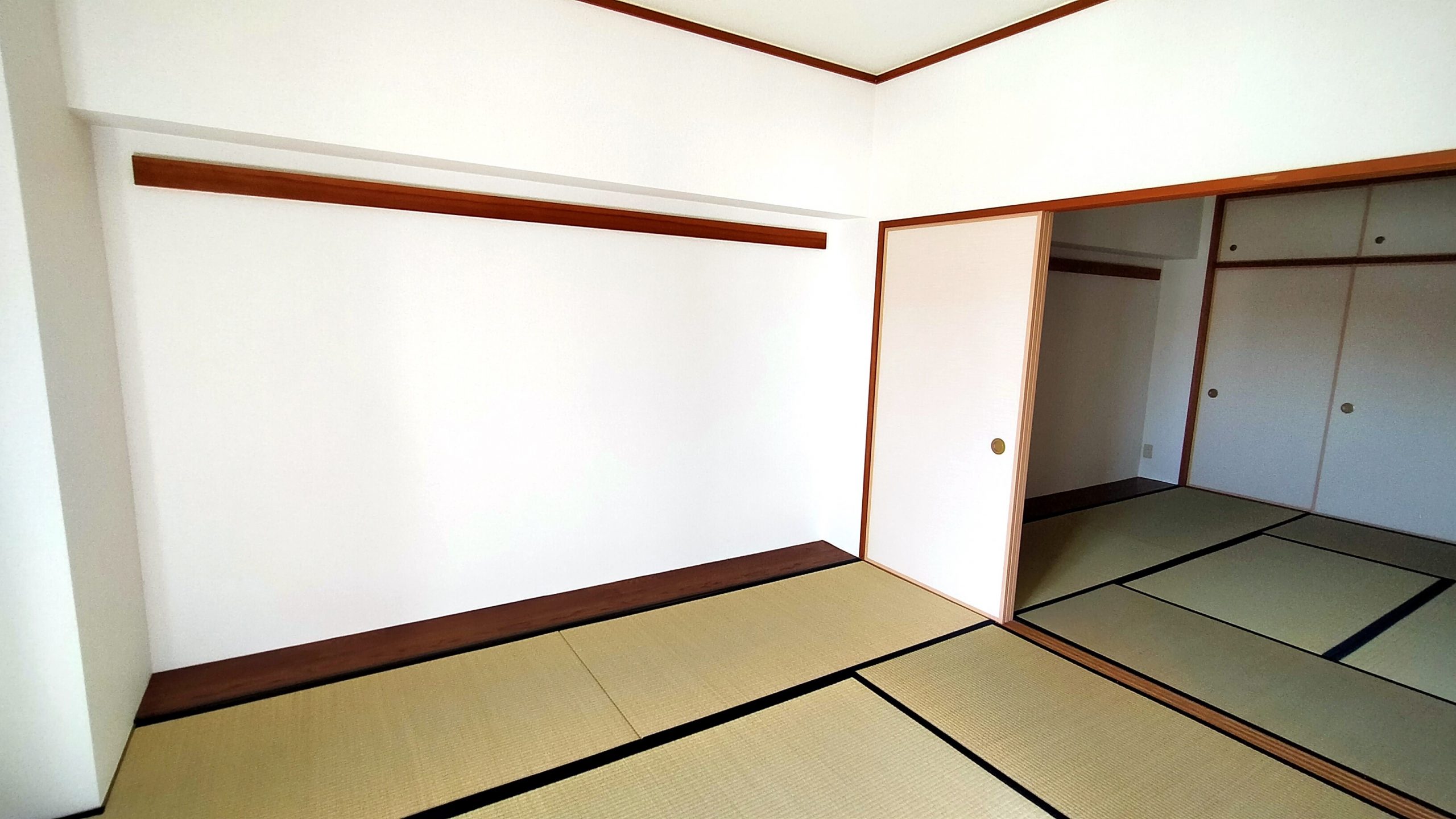 南向きで明るく広々した和室でお子様を遊ばせるのにも最適です