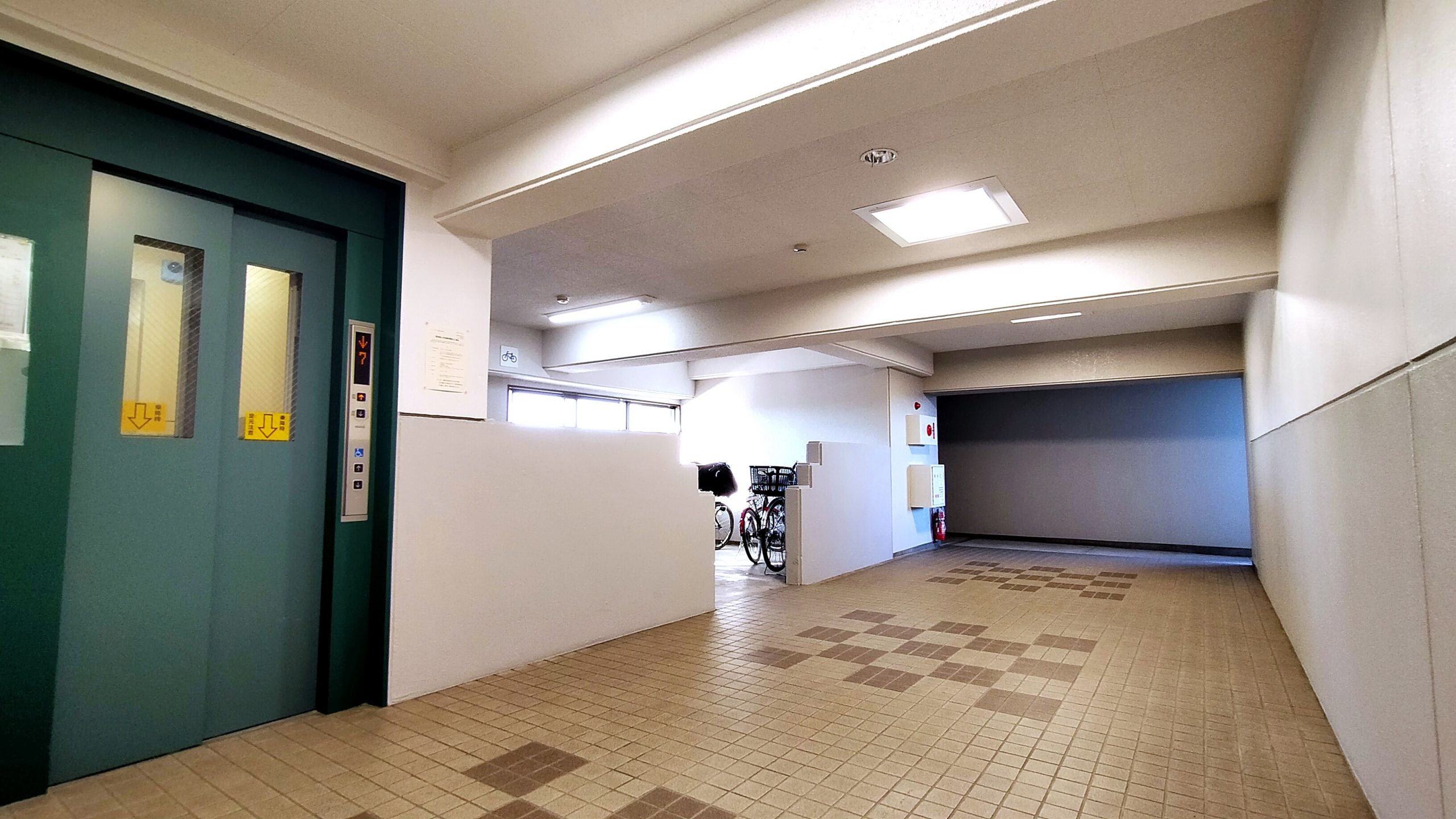 広々としたEVホール