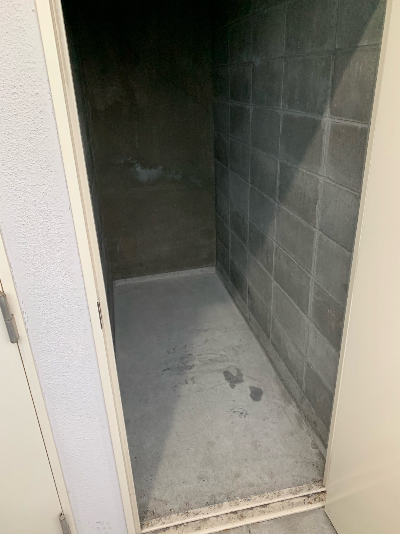 共用部に各戸の倉庫がついています