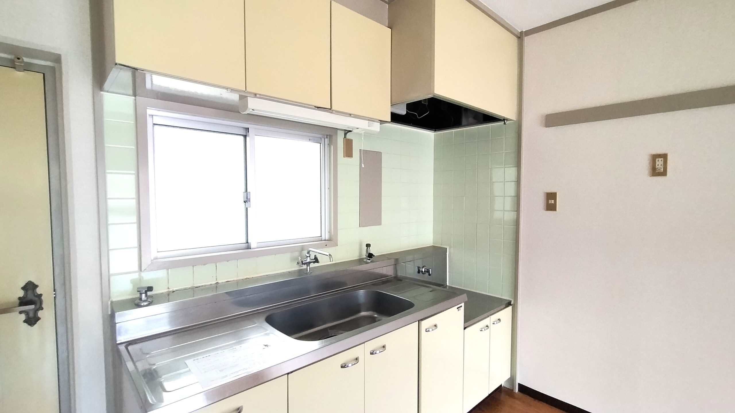 開口のあるキッチン