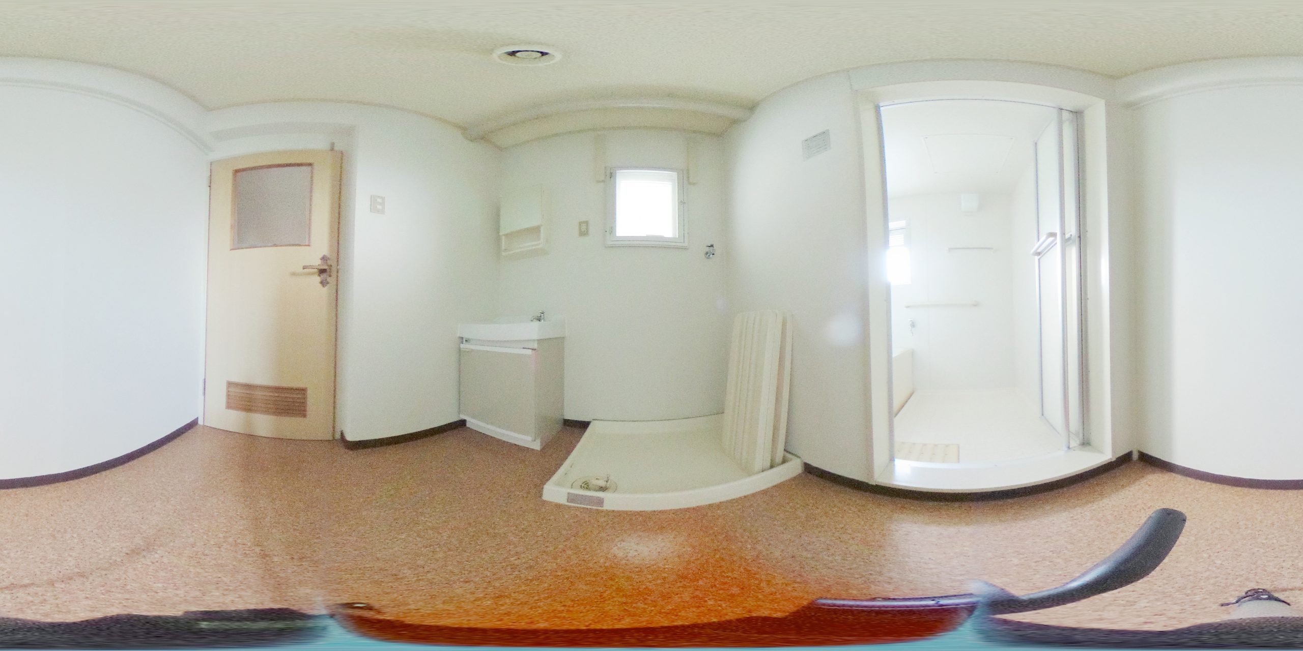 独立洗面所は広々しています