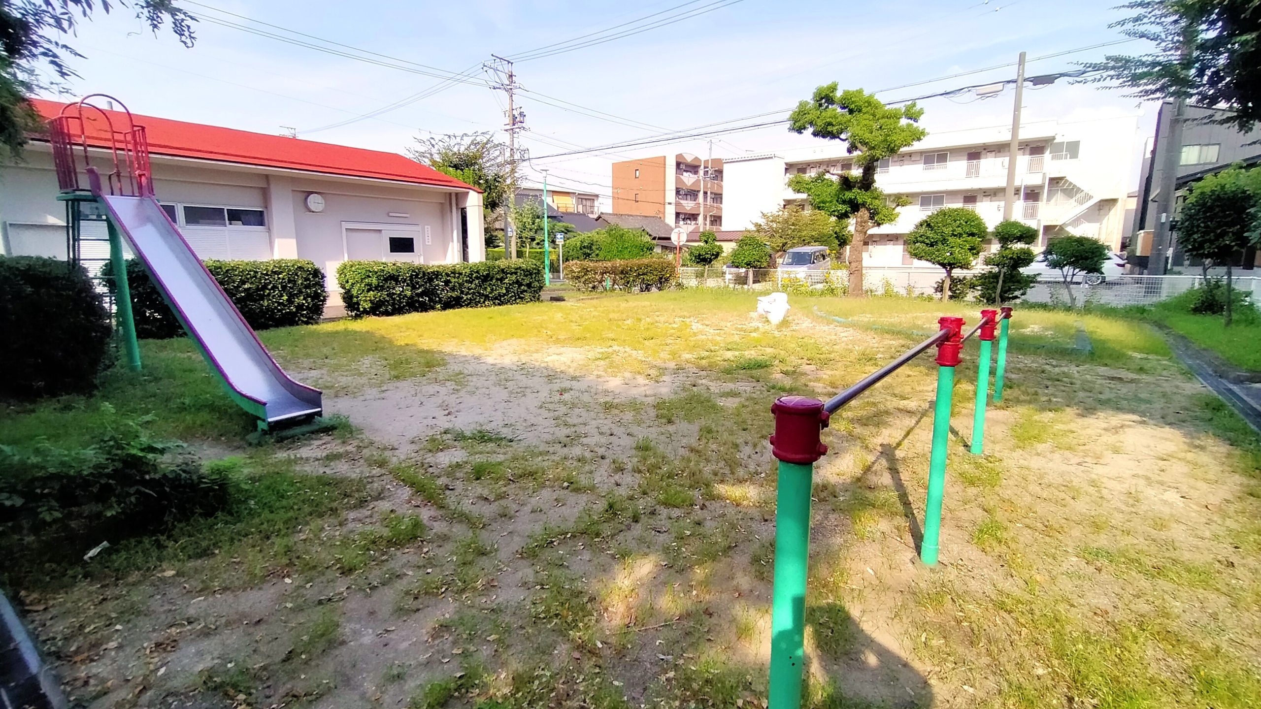 敷地内のキッズパークではお子様も安心して遊ばせることが出来ます