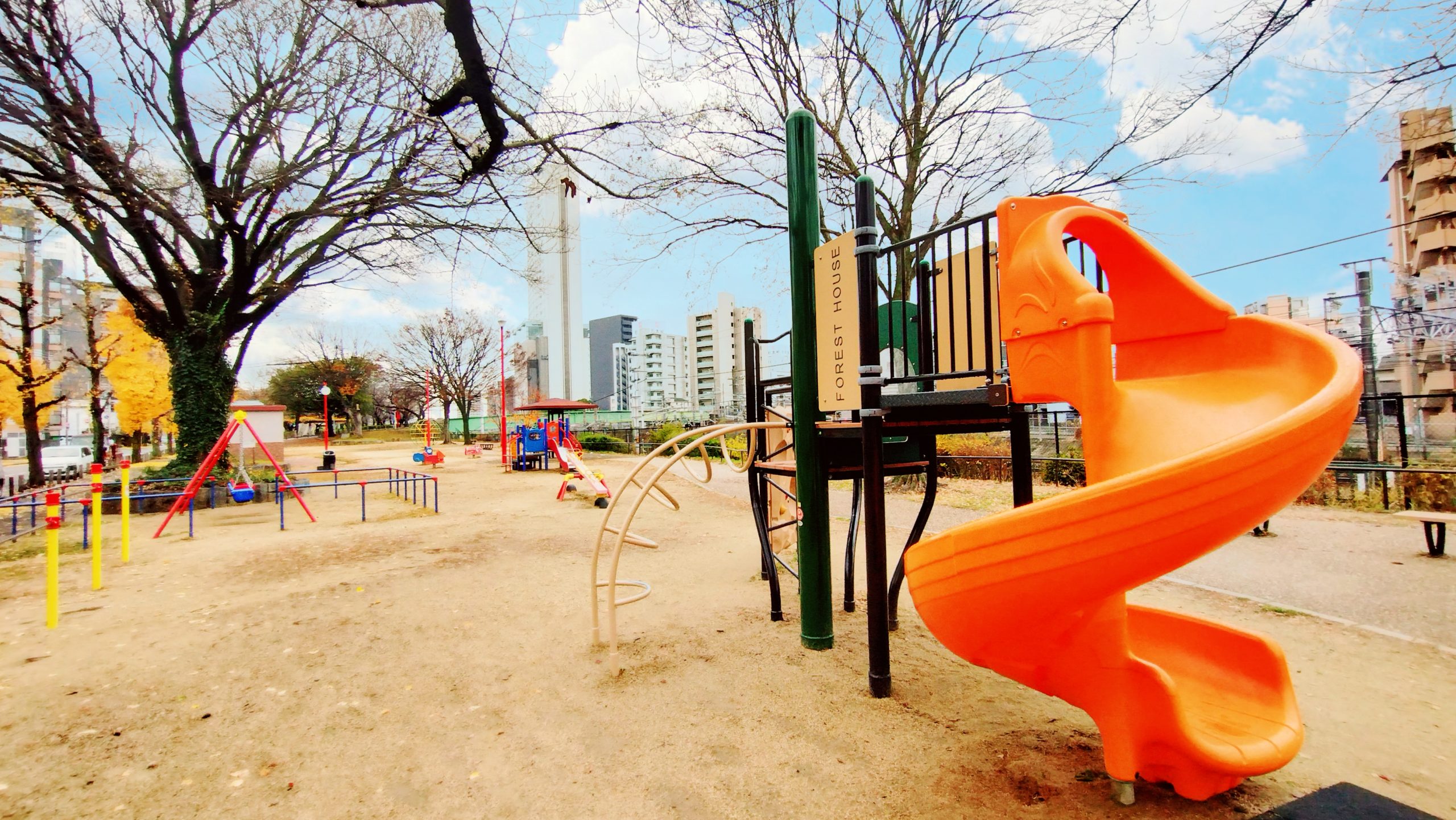 金山公園まで徒歩3分