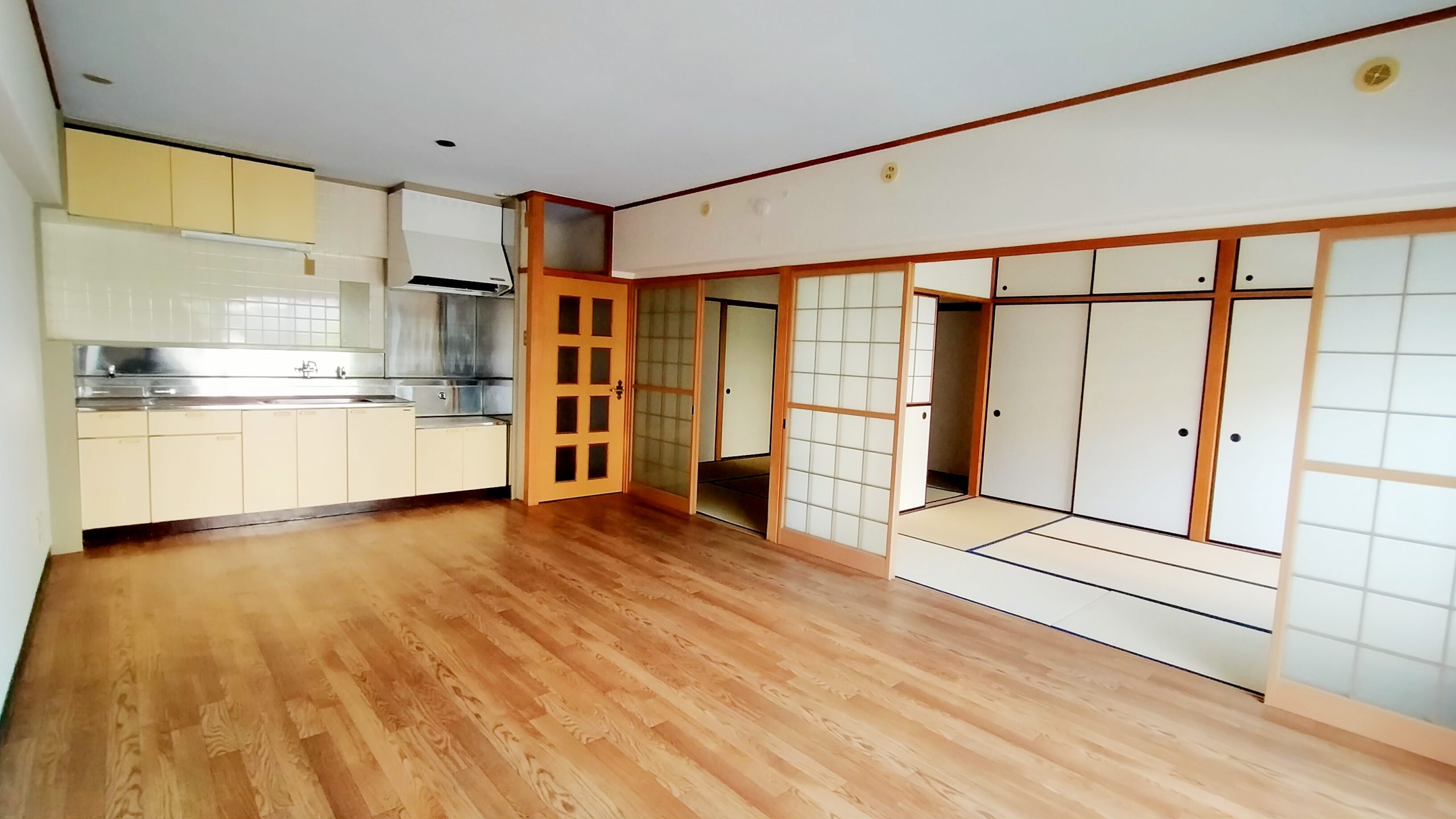 南面開口によりリビングで明るく過ごせます