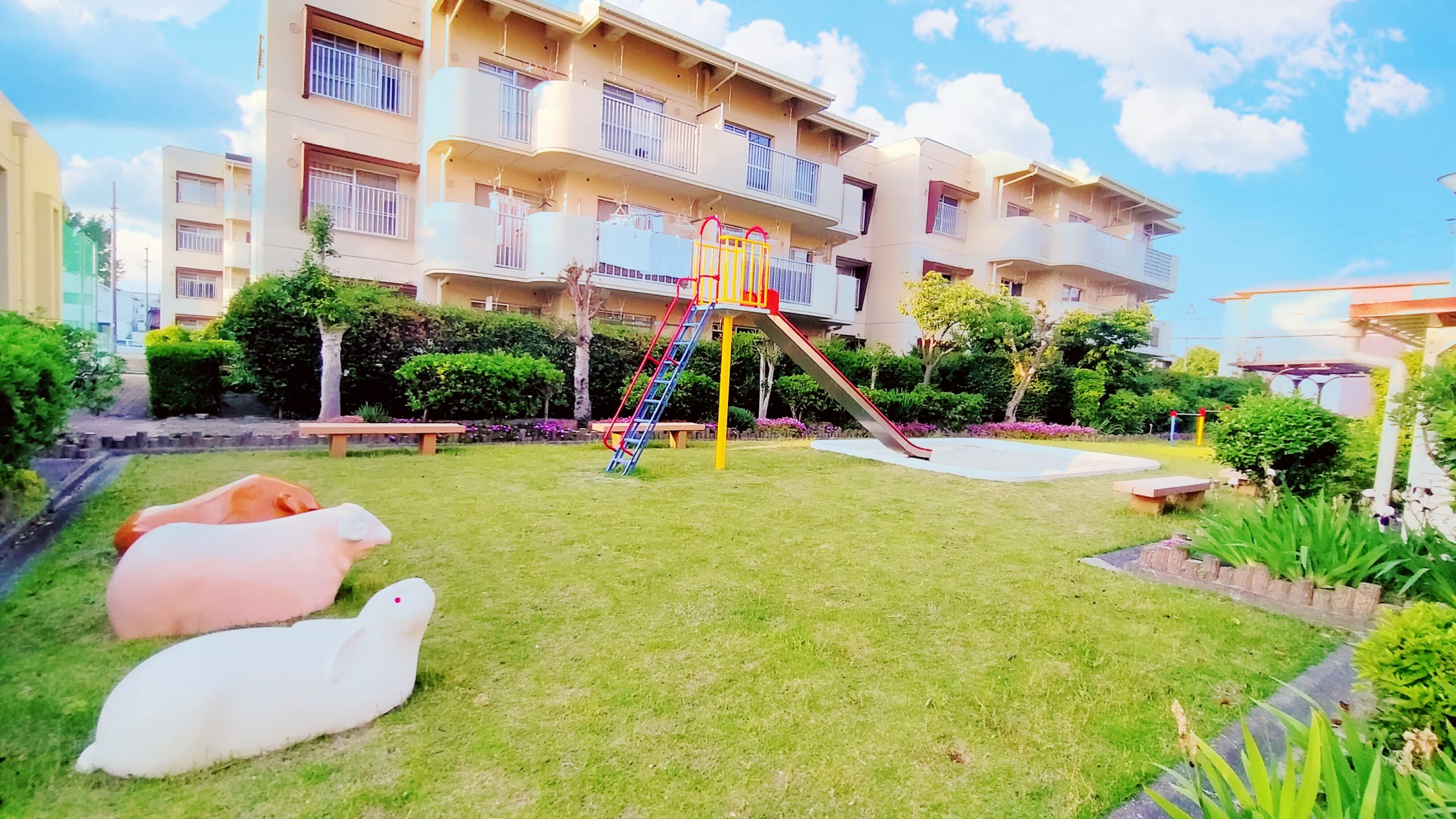 キッズパーク内には遊具もあります